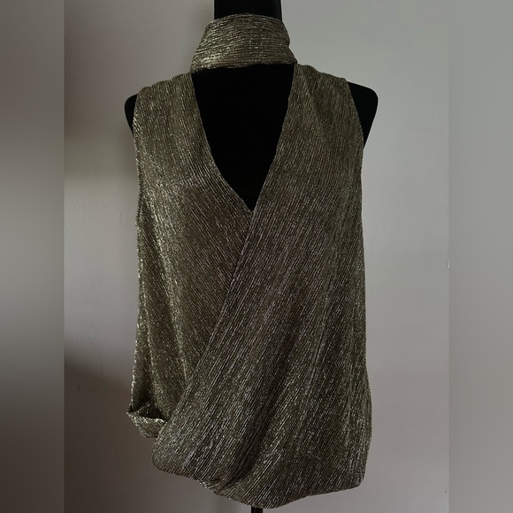 Bailey 44 - Elegant Gold Sleeveless Top - Picture 3 of 11